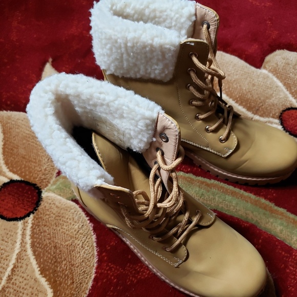 SALE!! High top timberland inspired boot - Picture 3 of 8